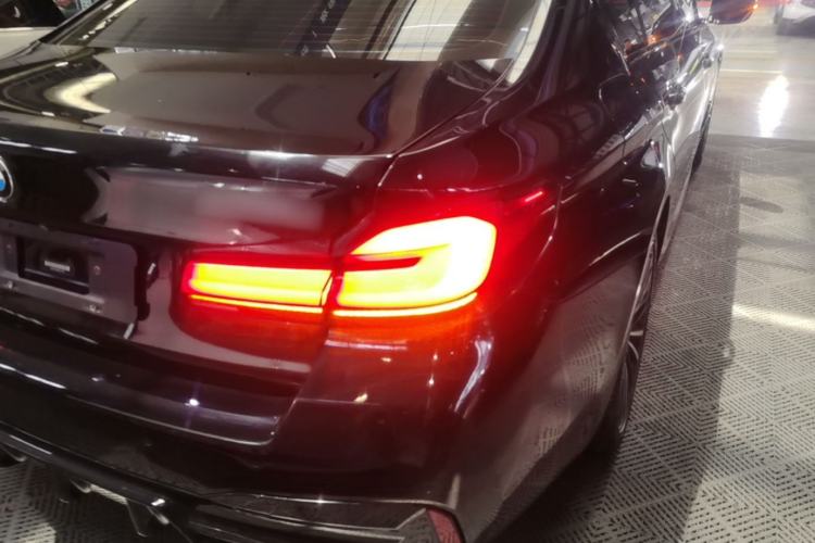 Used BMW 5 Series 2021 Facelifted 530Li Leading Edition M Sport Package Right Rear Taillight