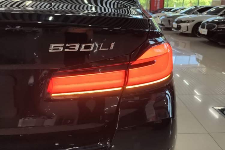 Used BMW 5 Series 2021 Restyled 530Li Luxury Edition M Sport Package Right Rear Taillight