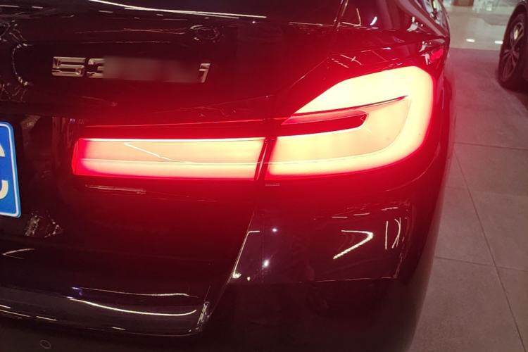 Used BMW 5 Series 2021 530Li Luxury Edition M Sport Package Right Rear Taillight