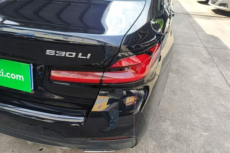 Used BMW 5 Series 2021 530Li Leading Model M Sport Package Right Rear Taillight