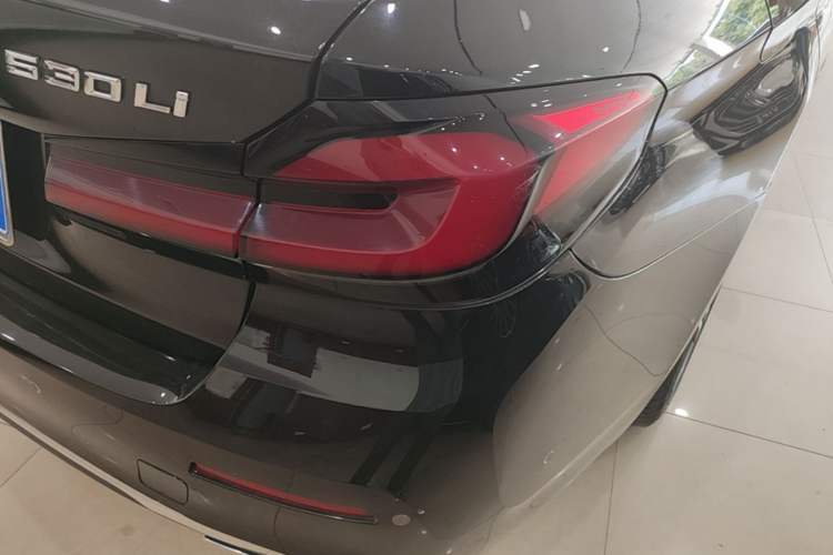 Used BMW 5 Series 2021 Restyled 530Li Leading Edition Luxury Package Right Rear Taillight