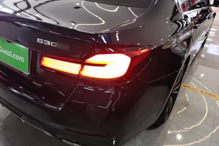 Used BMW 5 Series 2021 Facelifted 530Li Leading Edition M Sport Package Right Rear Taillight