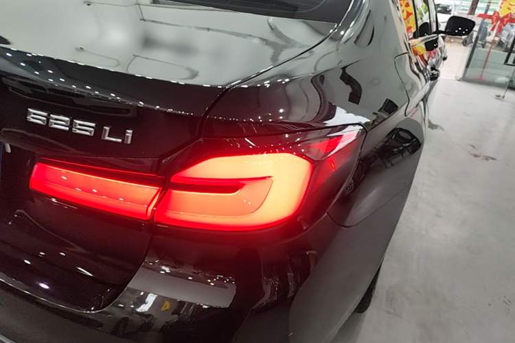 Used BMW 5 Series 2021 525Li Luxury Package Right Rear Taillight