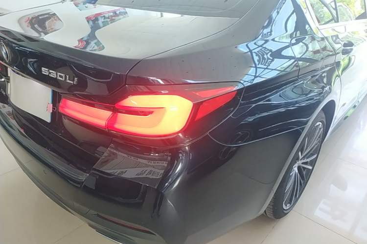 Used BMW 5 Series 2021 530Li xDrive M Sport Package Right Rear Taillight