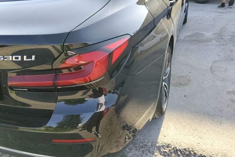 Used BMW 5 Series 2021 530Li Leading Luxury Package Right Rear Taillight