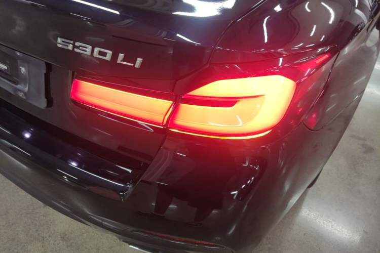 Used BMW 5 Series 2021 Restyled 530Li Luxury Edition M Sport Package Right Rear Taillight