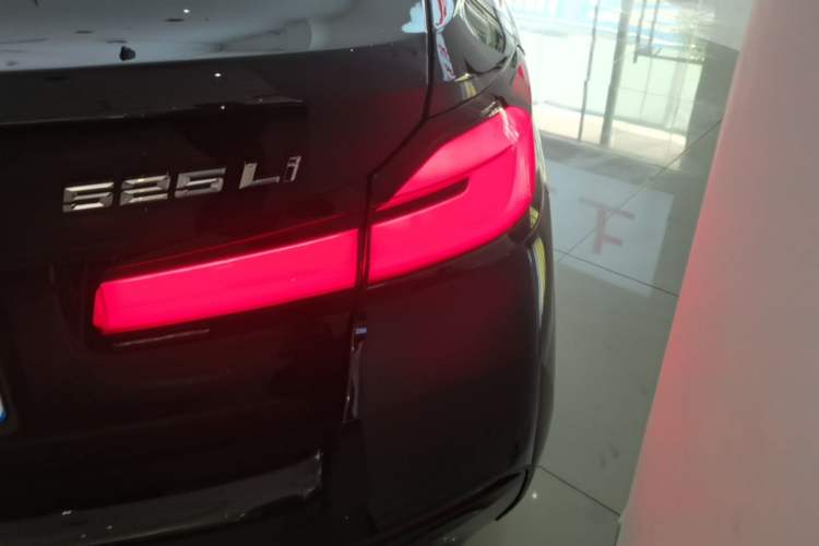 Used BMW 5 Series 2021 Facelifted 525Li M Sport Package Right Rear Taillight