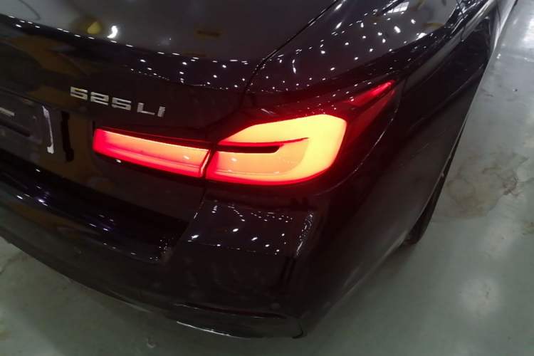 Used BMW 5 Series 2021 Facelifted 525Li M Sport Package Right Rear Taillight