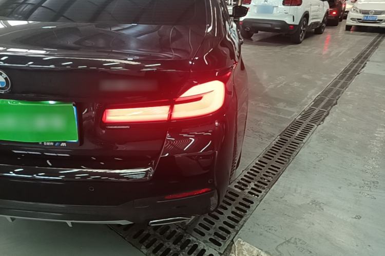 Used BMW 5 Series 2021 530Li Luxury Edition M Sport Package Right Rear Taillight