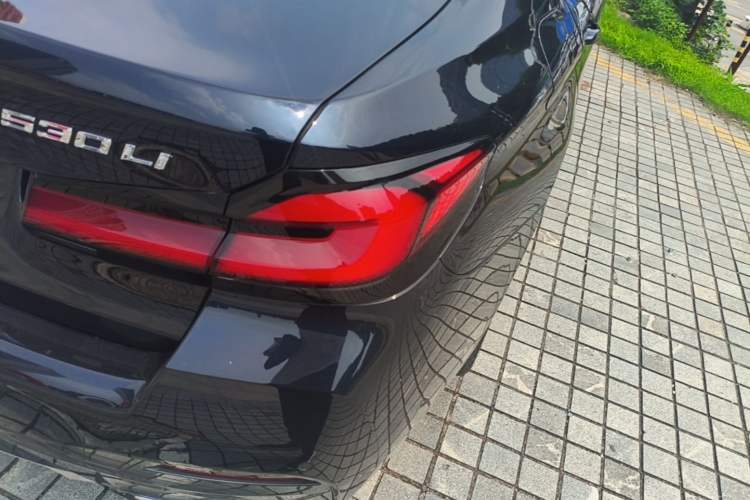 Used BMW 5 Series 2021 530Li Luxury Edition M Sport Package Right Rear Taillight