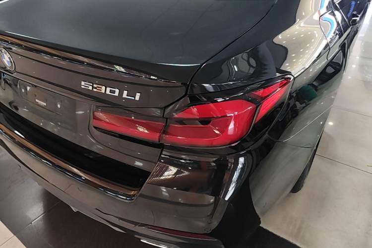 Used BMW 5 Series 2021 530Li Leading Model M Sport Package Right Rear Taillight