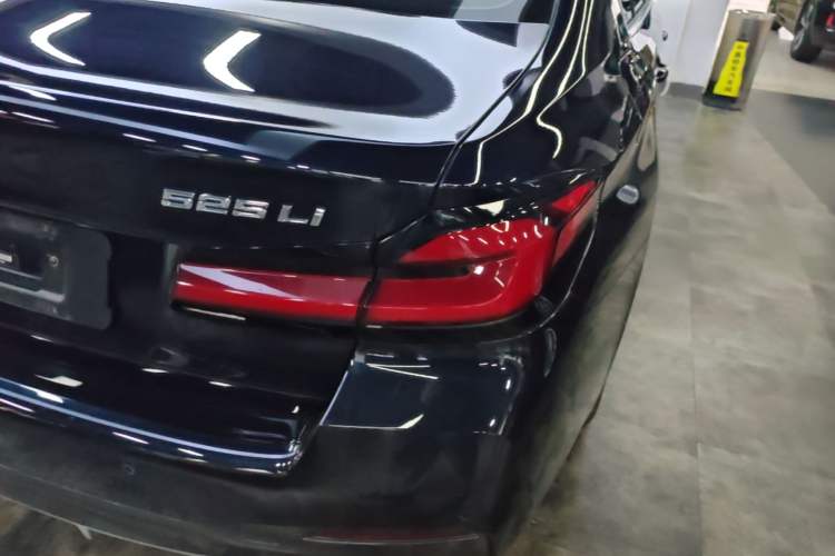 Used BMW 5 Series 2021 525Li M Sport Package Right Rear Taillight
