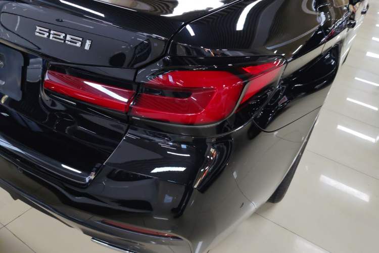 Used BMW 5 Series 2021 525i M Sport Package Right Rear Taillight