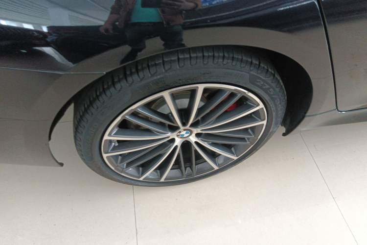 Used BMW 5 Series 2021 530Li Leading Model M Sport Package Right Rear Wheel Hub