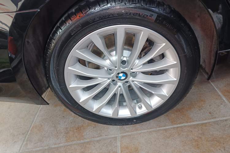 Used BMW 5 Series 2021 525Li Luxury Package Right Rear Wheel Hub