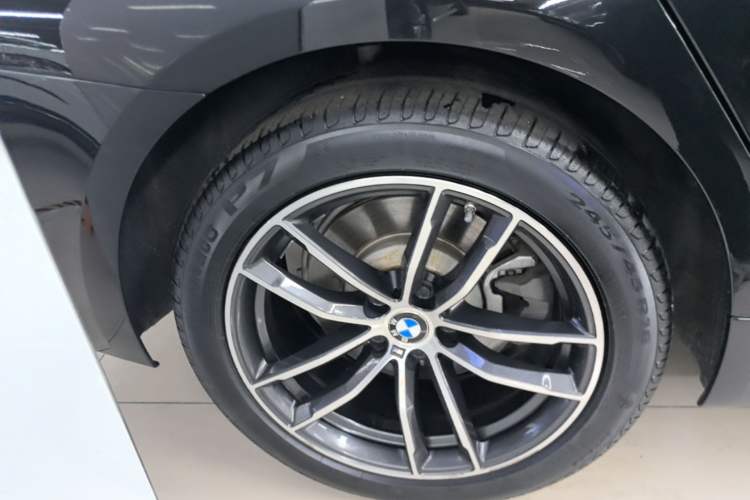 Used BMW 5 Series 2021 525Li M Sport Package Right Rear Wheel Hub