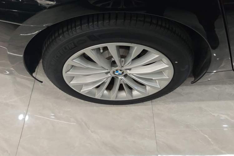 Used BMW 5 Series 2021 525Li Luxury Package Right Rear Wheel Hub