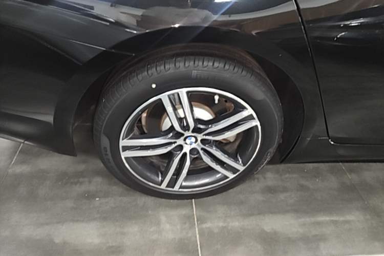 Used BMW 5 Series 2021 530Li Leading Luxury Package Right Rear Wheel Hub