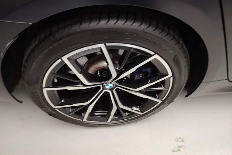 Used BMW 5 Series 2021 540i Sport Line M Sport Package Right Rear Wheel Hub