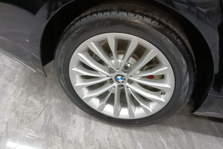 Used BMW 5 Series 2021 525Li Luxury Package Right Rear Wheel Hub