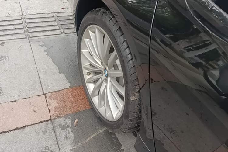 Used BMW 5 Series 2021 530Li Luxury Edition Premium Package Right Rear Wheel Hub