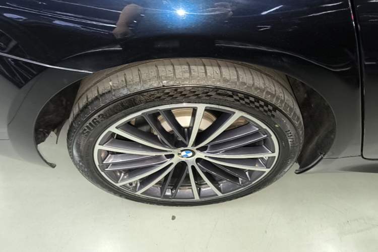 Used BMW 5 Series 2021 530Li Leading Model M Sport Package Right Rear Wheel Hub