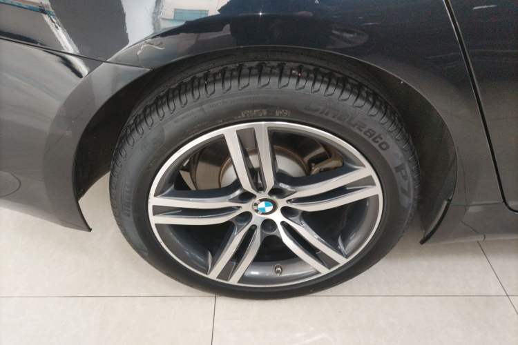 Used BMW 5 Series 2021 Restyled 530Li Leading Edition Luxury Package Right Rear Wheel Hub