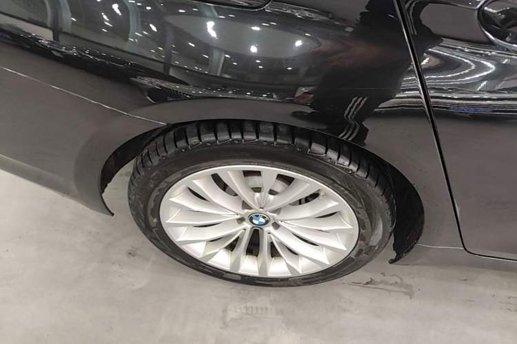 Used BMW 5 Series 2021 525Li Luxury Package Right Rear Wheel Hub