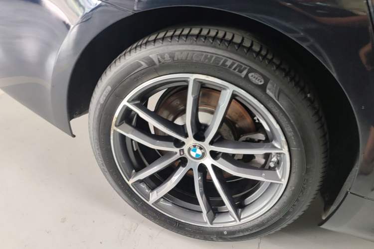 Used BMW 5 Series 2021 Facelifted 525Li M Sport Package Right Rear Wheel Hub