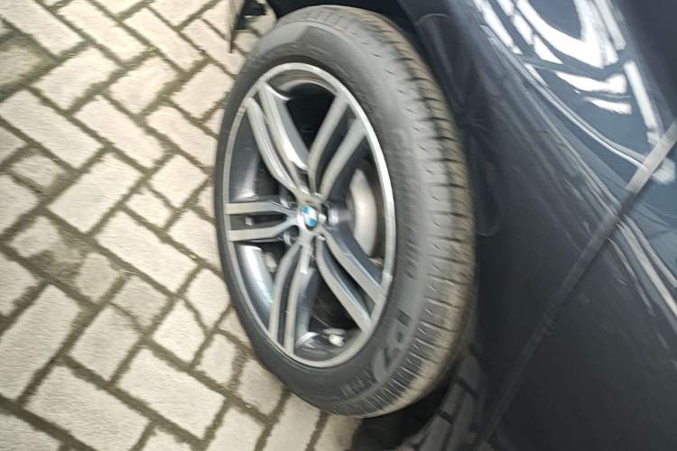 Used BMW 5 Series 2021 530Li Leading Luxury Package Right Rear Wheel Hub