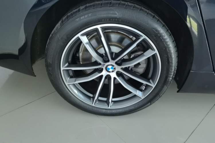 Used BMW 5 Series 2021 Facelifted 525Li M Sport Package Right Rear Wheel Hub