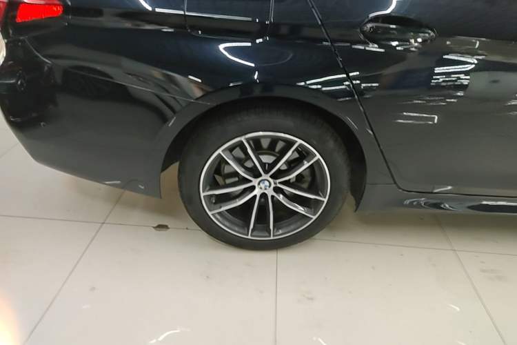 Used BMW 5 Series 2021 Facelifted 525Li M Sport Package Right Rear Wheel Hub