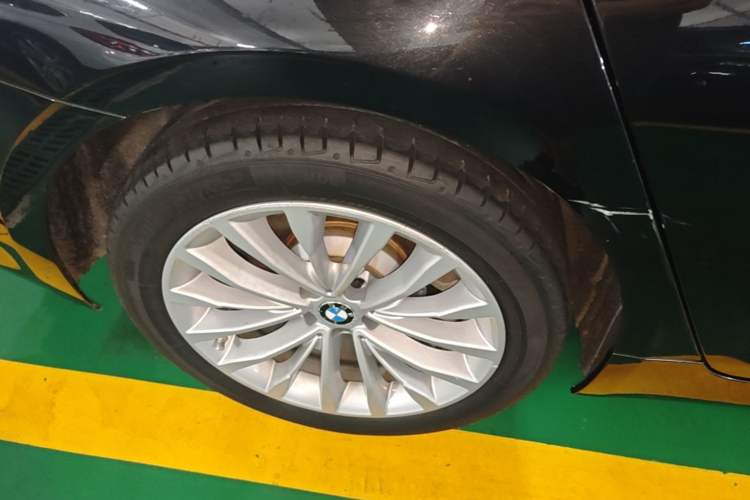 Used BMW 5 Series 2021 525Li Luxury Package Right Rear Wheel Hub