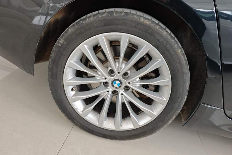 Used BMW 5 Series 2021 525Li Luxury Package Right Rear Wheel Hub