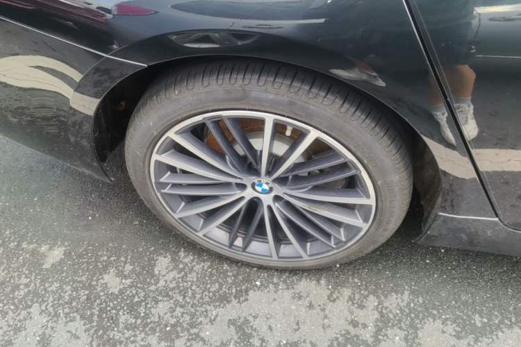 Used BMW 5 Series 2021 530Li Leading Model M Sport Package Right Rear Wheel Hub