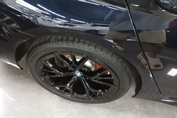 Used BMW 5 Series 2021 Restyled 540i Sport Line with M Sports Package Right Rear Wheel Hub