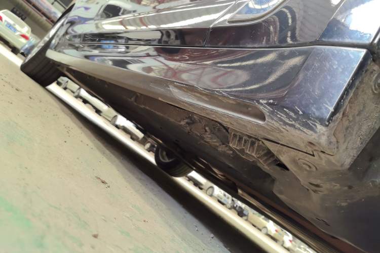 Used BMW 5 Series 2021 525Li Luxury Package Right Side Sill