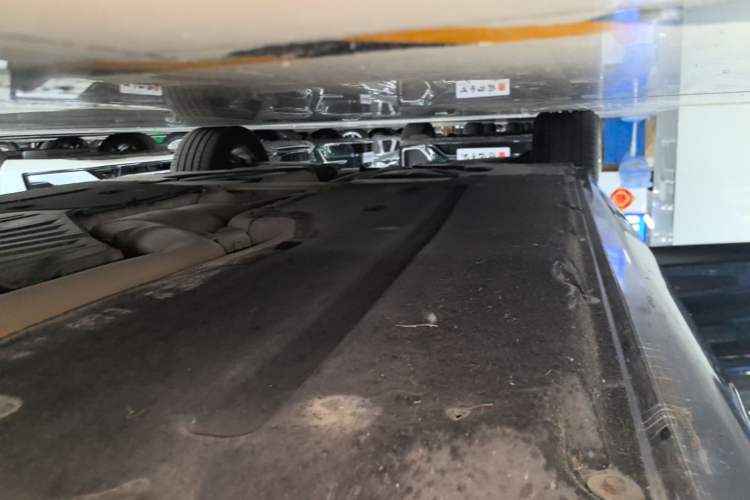 Used BMW 5 Series 2021 525Li M Sport Package Right Side Sill