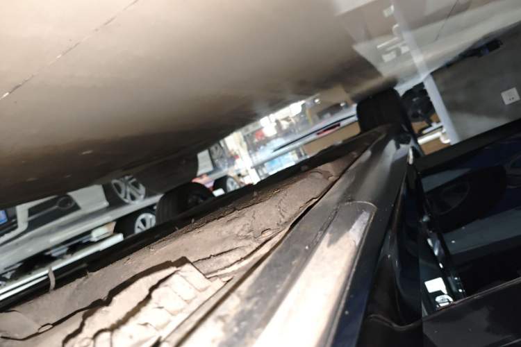 Used BMW 5 Series 2021 Facelifted 530Li Leading Edition M Sport Package Right Side Sill