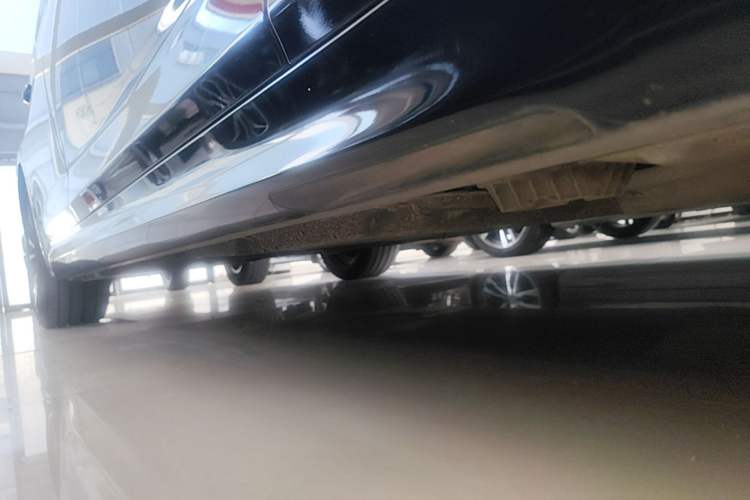 Used BMW 5 Series 2021 530Li xDrive M Sport Package Right Side Sill