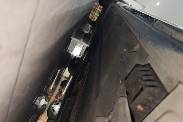 Used BMW 5 Series 2021 525Li Luxury Package Right Side Sill