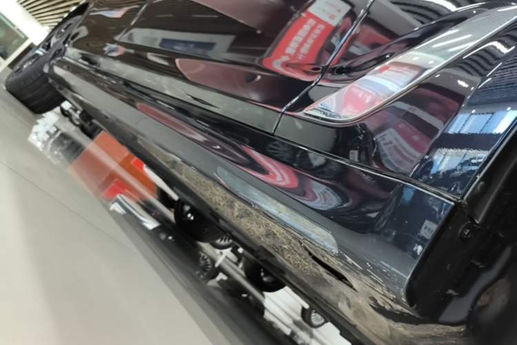 Used BMW 5 Series 2021 Restyled 530Li Luxury Edition M Sport Package Right Side Sill