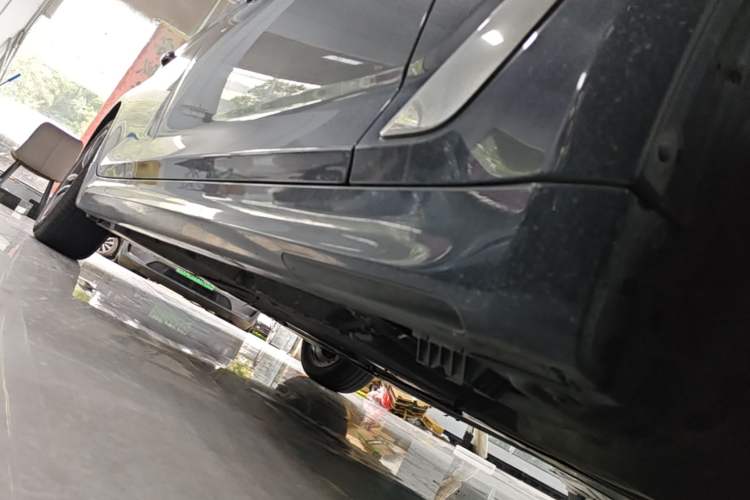 Used BMW 5 Series 2021 525Li M Sport Package Right Side Sill