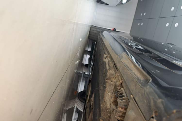 Used BMW 5 Series 2021 530Li Leading Model M Sport Package Right Side Sill