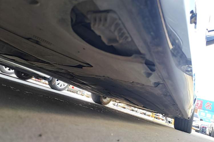 Used BMW 5 Series 2021 Facelifted 530Li Leading Edition M Sport Package Right Side Sill