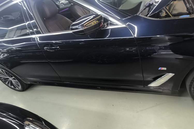Used BMW 5 Series 2021 530Li Leading Model M Sport Package Right Side Sill