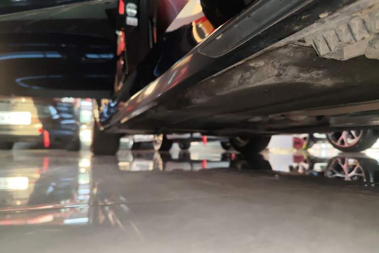 Used BMW 5 Series 2021 525Li Luxury Package Right Side Sill