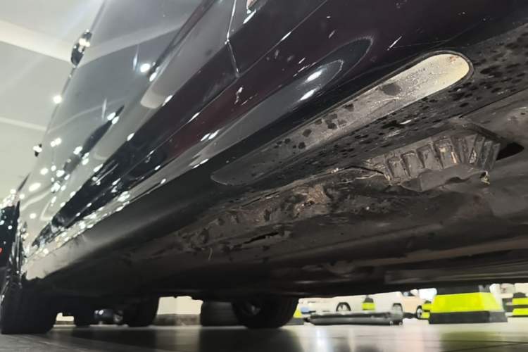 Used BMW 5 Series 2021 530Li Leading Model M Sport Package Right Side Sill