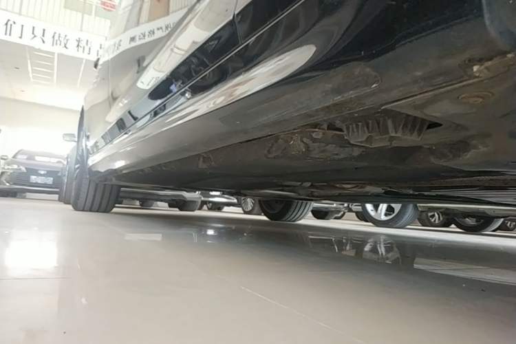 Used BMW 5 Series 2021 530Li xDrive M Sport Package Right Side Sill