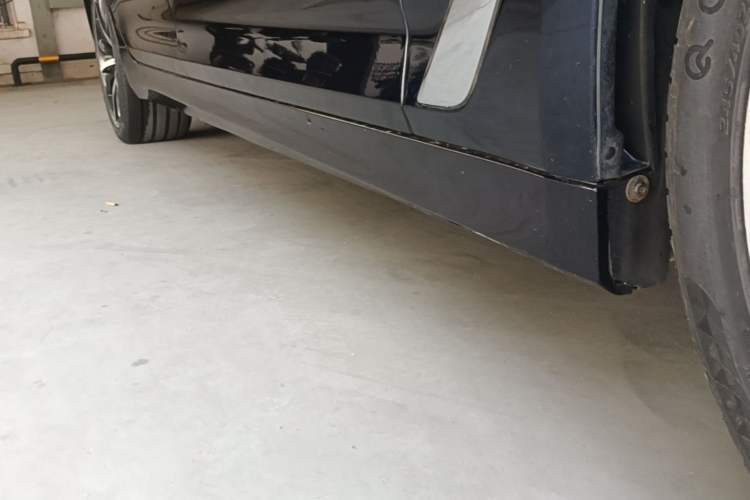 Used BMW 5 Series 2021 530Li Luxury Edition Premium Package Right Side Sill